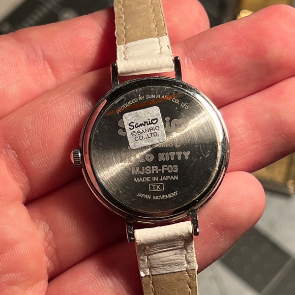 3D Hello Kitty Quartz Watch - Picture 2 of 4